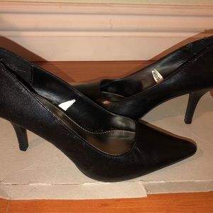 Merona Solid black heels